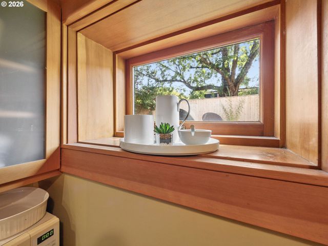 5400 Ne 30TH Ave 102, Portland, OR 97211