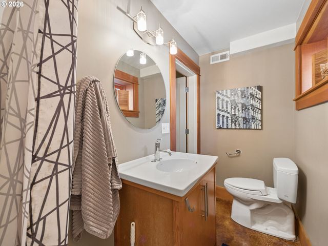 5400 Ne 30TH Ave 102, Portland, OR 97211