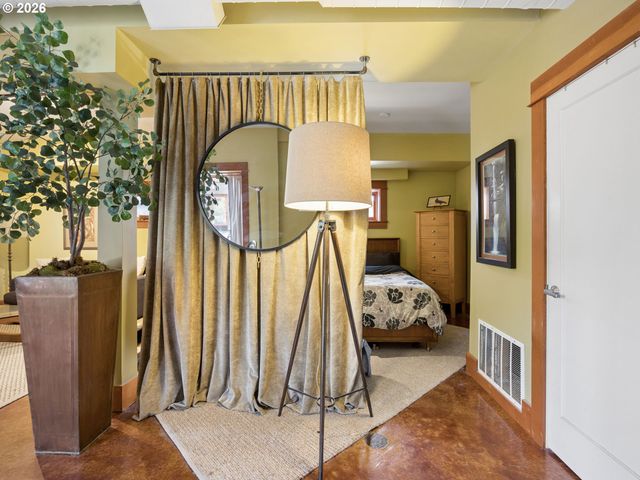 5400 Ne 30TH Ave 102, Portland, OR 97211