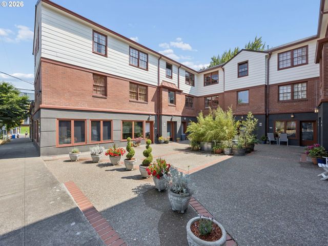 5400 Ne 30TH Ave 102, Portland, OR 97211