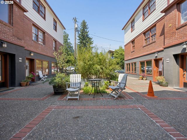 5400 Ne 30TH Ave 102, Portland, OR 97211