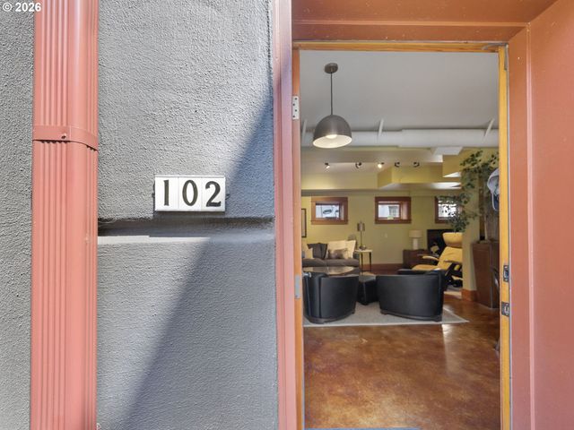 5400 Ne 30TH Ave 102, Portland, OR 97211