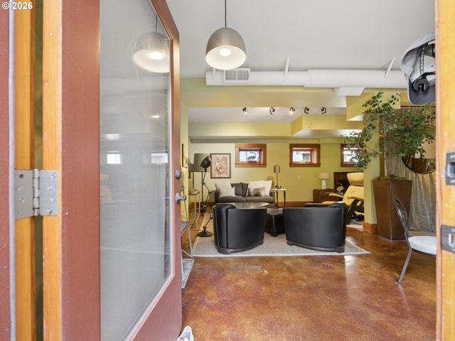 5400 Ne 30TH Ave 102, Portland, OR 97211