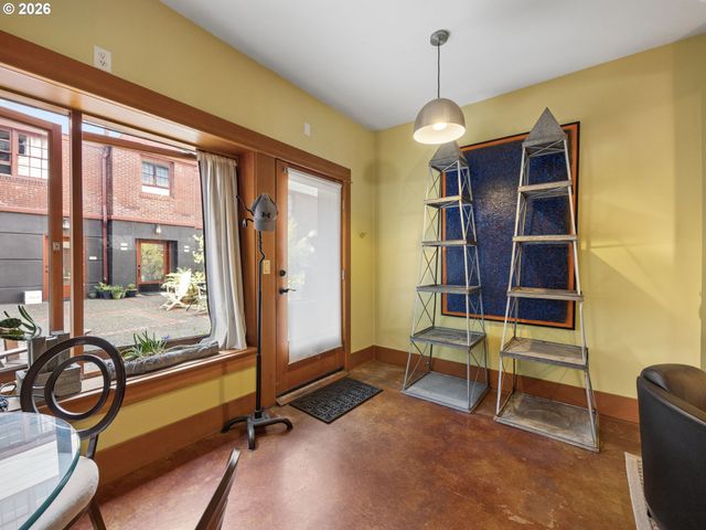5400 Ne 30TH Ave 102, Portland, OR 97211