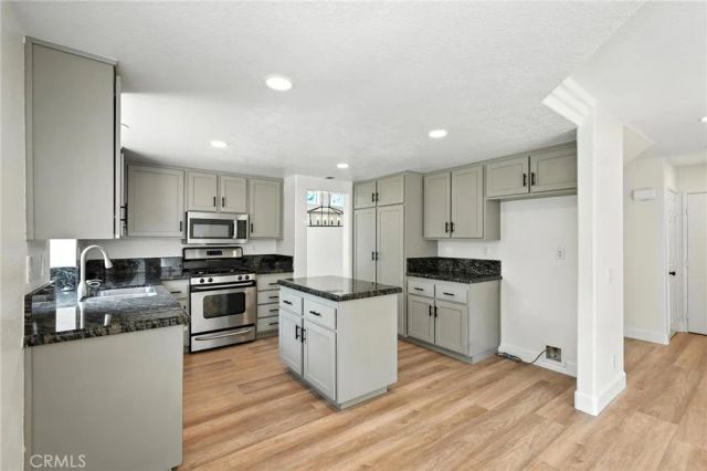 251 Royal Glen Drive, Fallbrook, CA 92028