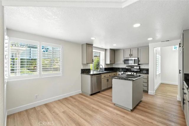 251 Royal Glen Drive, Fallbrook, CA 92028