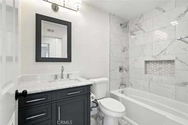 251 Royal Glen Drive, Fallbrook, CA 92028