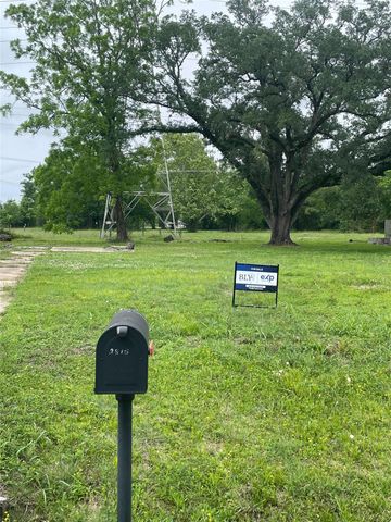 2815 Timber Drive, Dickinson, TX 77539