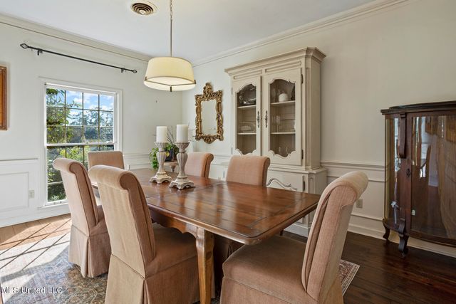 1431 Roxbury Place, Jackson, MS 39211