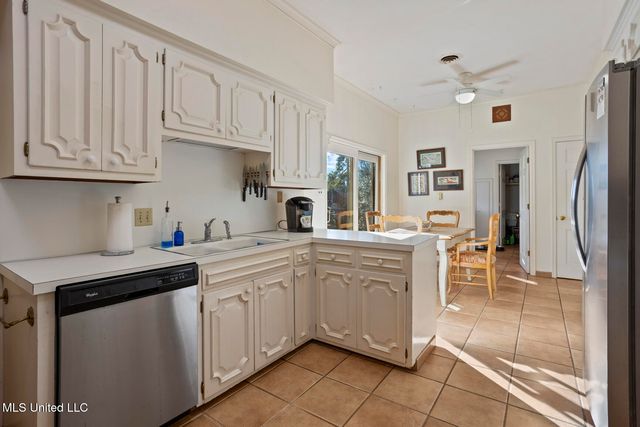 1431 Roxbury Place, Jackson, MS 39211