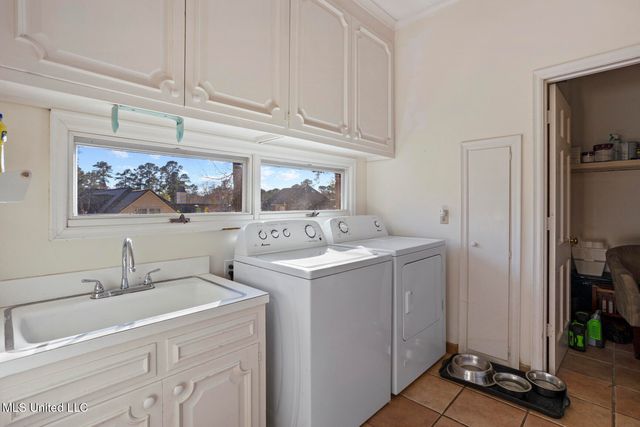 1431 Roxbury Place, Jackson, MS 39211