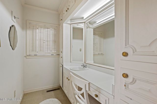 1431 Roxbury Place, Jackson, MS 39211