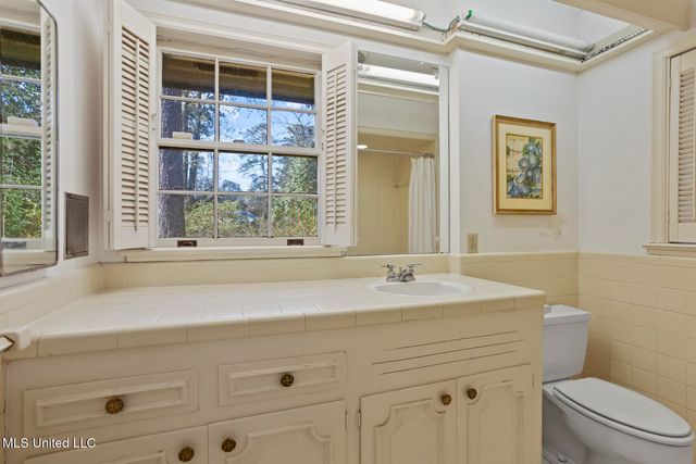 1431 Roxbury Place, Jackson, MS 39211