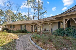 1431 Roxbury Place, Jackson, MS 39211