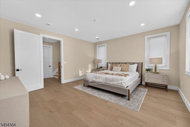 242 Saint Paul St, Westfield Town, NJ 07090