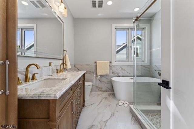 242 Saint Paul St, Westfield Town, NJ 07090