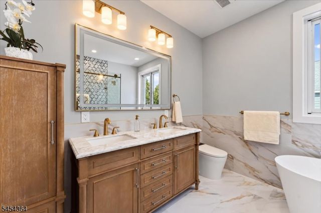 242 Saint Paul St, Westfield Town, NJ 07090