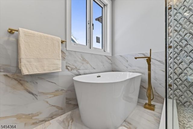 242 Saint Paul St, Westfield Town, NJ 07090