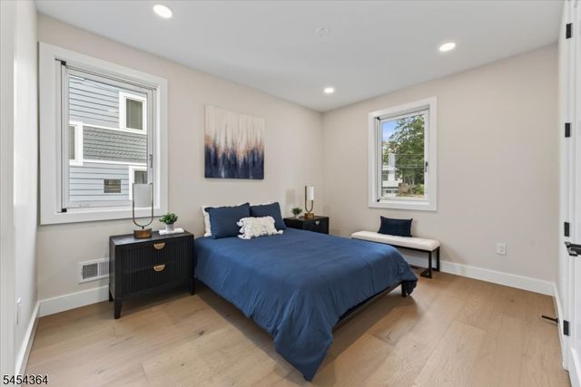 242 Saint Paul St, Westfield Town, NJ 07090