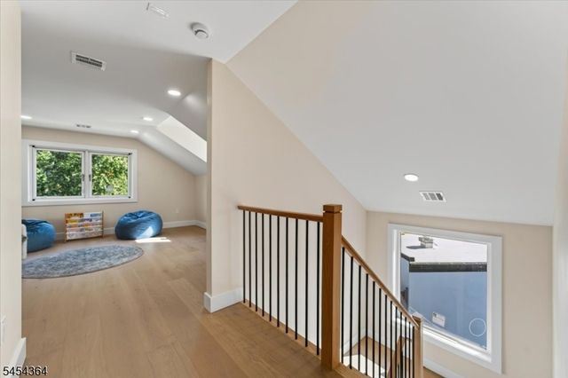 242 Saint Paul St, Westfield Town, NJ 07090