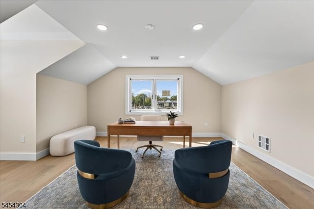 242 Saint Paul St, Westfield Town, NJ 07090