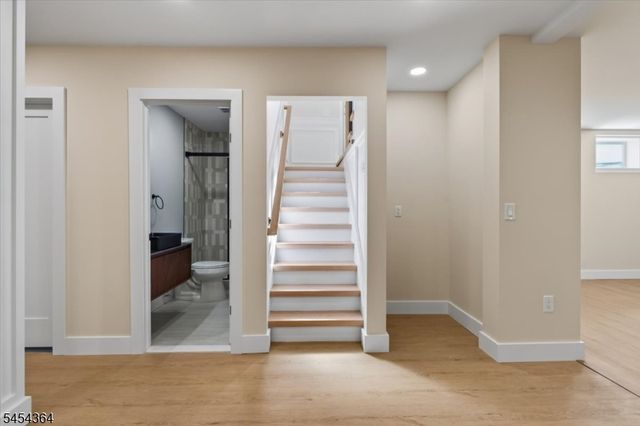 242 Saint Paul St, Westfield Town, NJ 07090