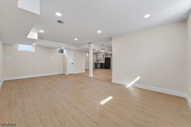 242 Saint Paul St, Westfield Town, NJ 07090