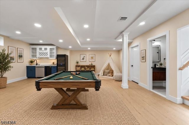 242 Saint Paul St, Westfield Town, NJ 07090