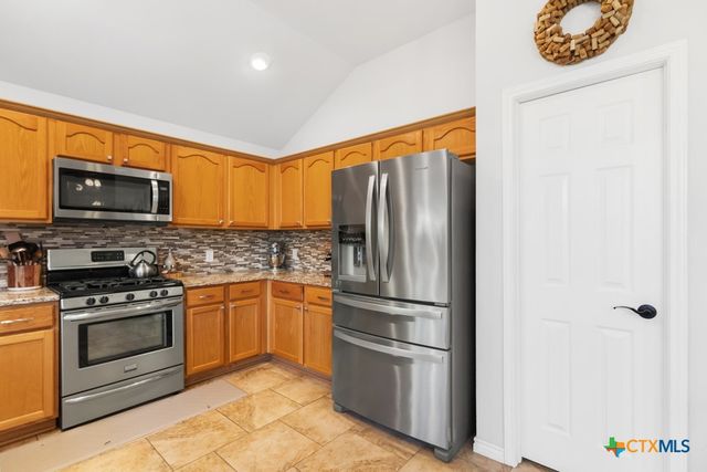 293 Donatello, Kyle, TX 78640