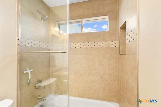 293 Donatello, Kyle, TX 78640