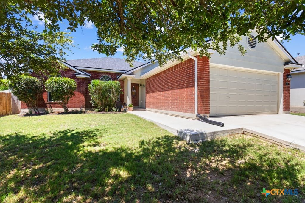 293 Donatello, Kyle, TX 78640