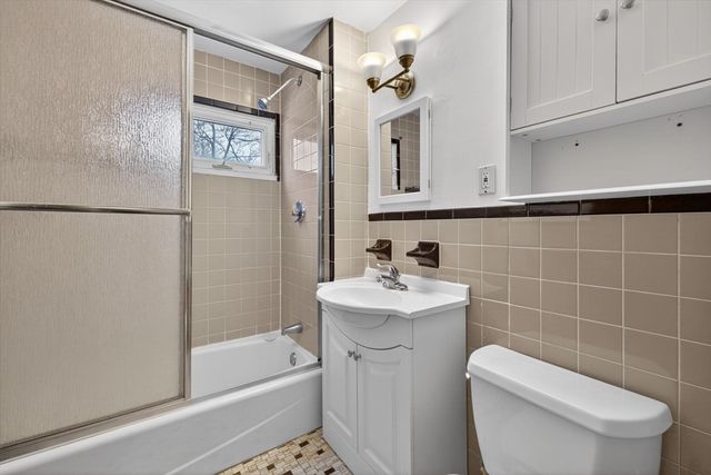 27 South Crescent Circuit, Boston, MA 02135