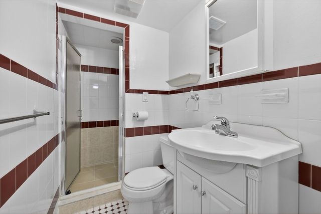 27 South Crescent Circuit, Boston, MA 02135