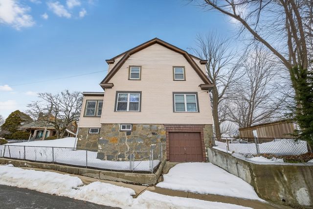 27 South Crescent Circuit, Boston, MA 02135