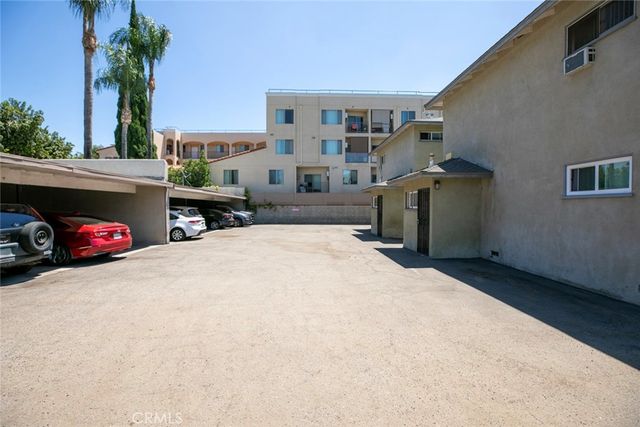 15445 Vanowen Street, Van Nuys, CA 91406