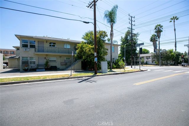 15445 Vanowen Street, Van Nuys, CA 91406