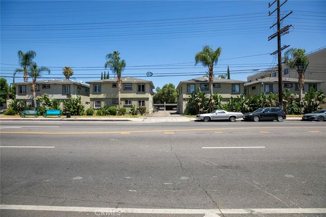 15445 Vanowen Street, Van Nuys, CA 91406