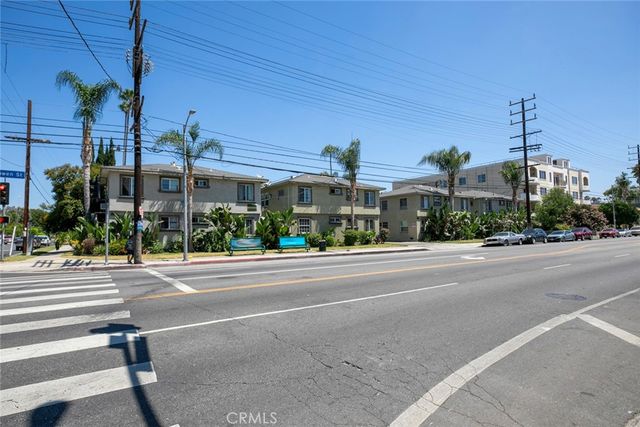 15445 Vanowen Street, Van Nuys, CA 91406