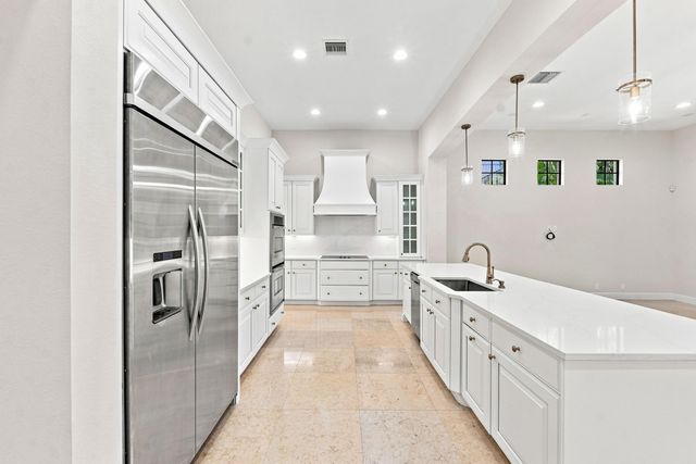 8166 Emerald Avenue, Parkland, FL 33076