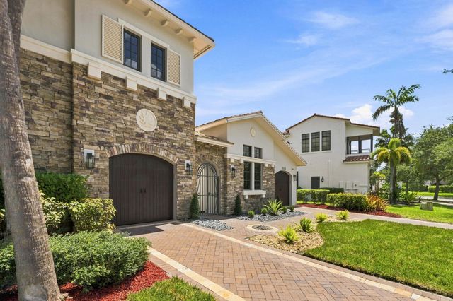 8166 Emerald Avenue, Parkland, FL 33076