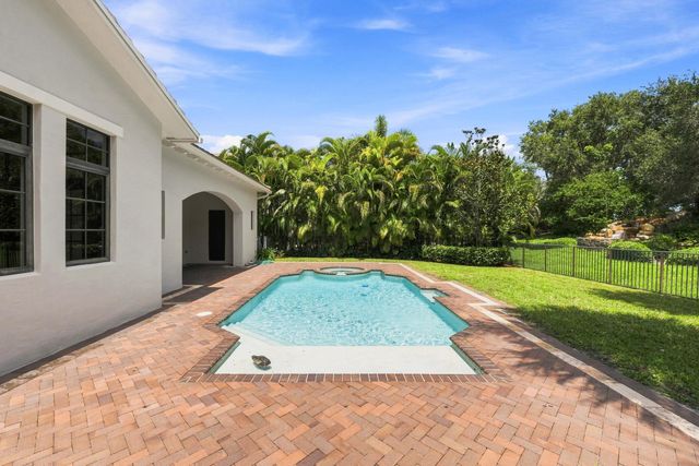 8166 Emerald Avenue, Parkland, FL 33076