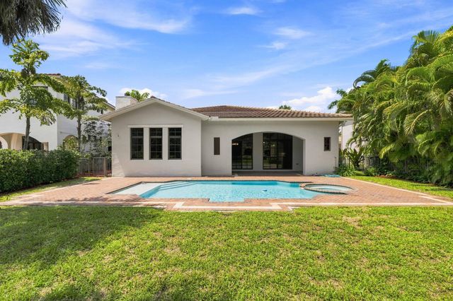 8166 Emerald Avenue, Parkland, FL 33076