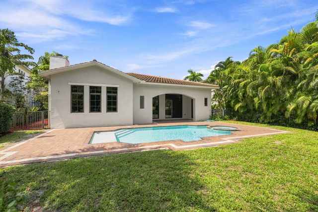 8166 Emerald Avenue, Parkland, FL 33076