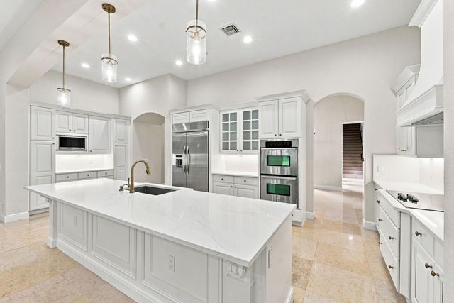 8166 Emerald Avenue, Parkland, FL 33076