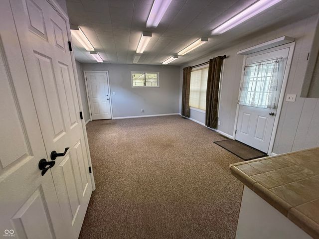 1109 HOY Avenue, Lebanon, IN 46052