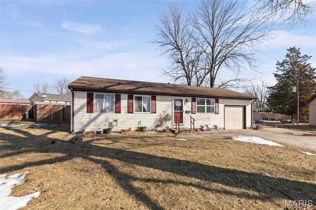 706 Merlin Court, Troy, IL 62294