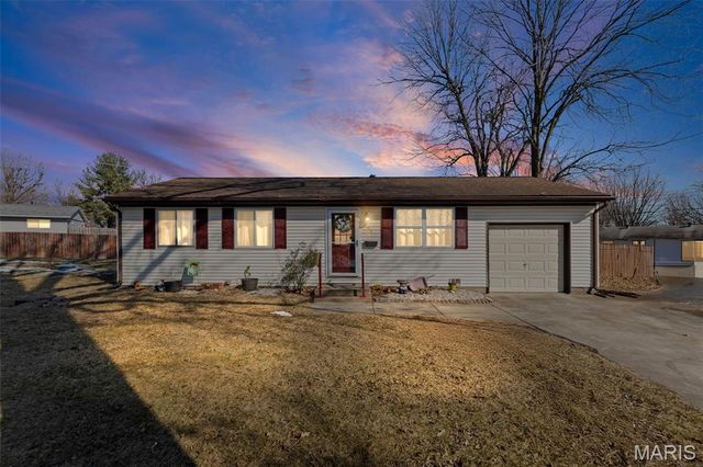 706 Merlin Court, Troy, IL 62294
