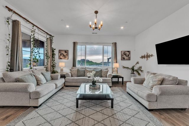 3281 Garden Terrace Dr, Folsom, CA 95630