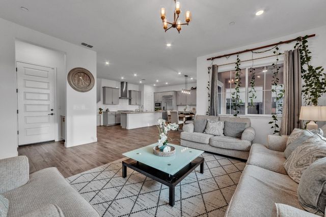 3281 Garden Terrace Dr, Folsom, CA 95630