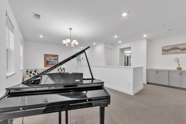 3281 Garden Terrace Dr, Folsom, CA 95630